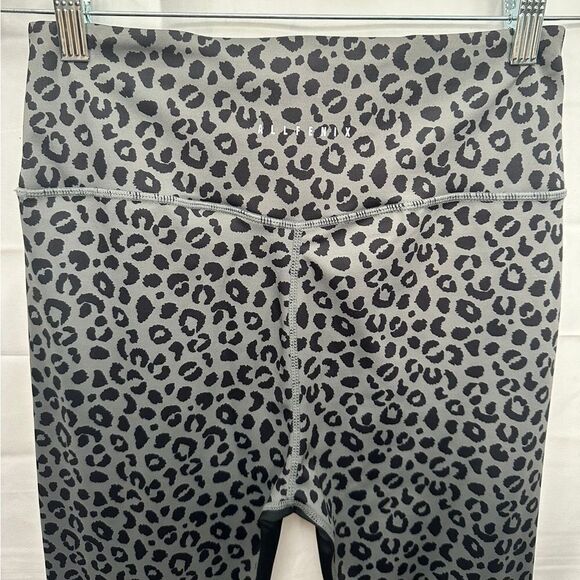 All Fenix Cheetah Leggings Grey - Picture 5 of 8